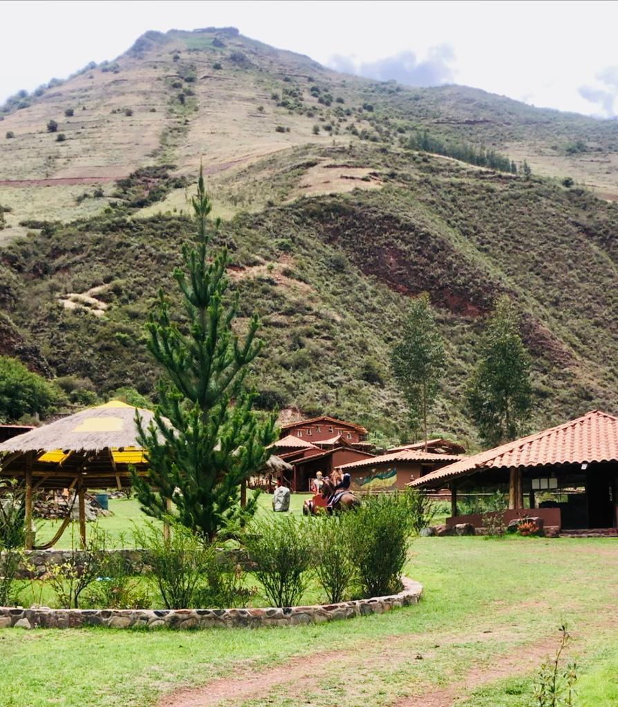 Bhakti Yoga School Ashram